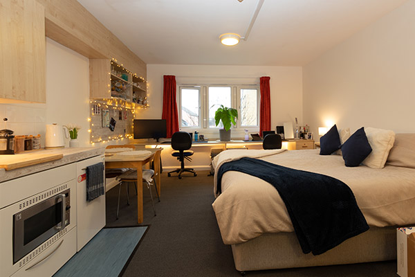 Twin self-contained bedroom.