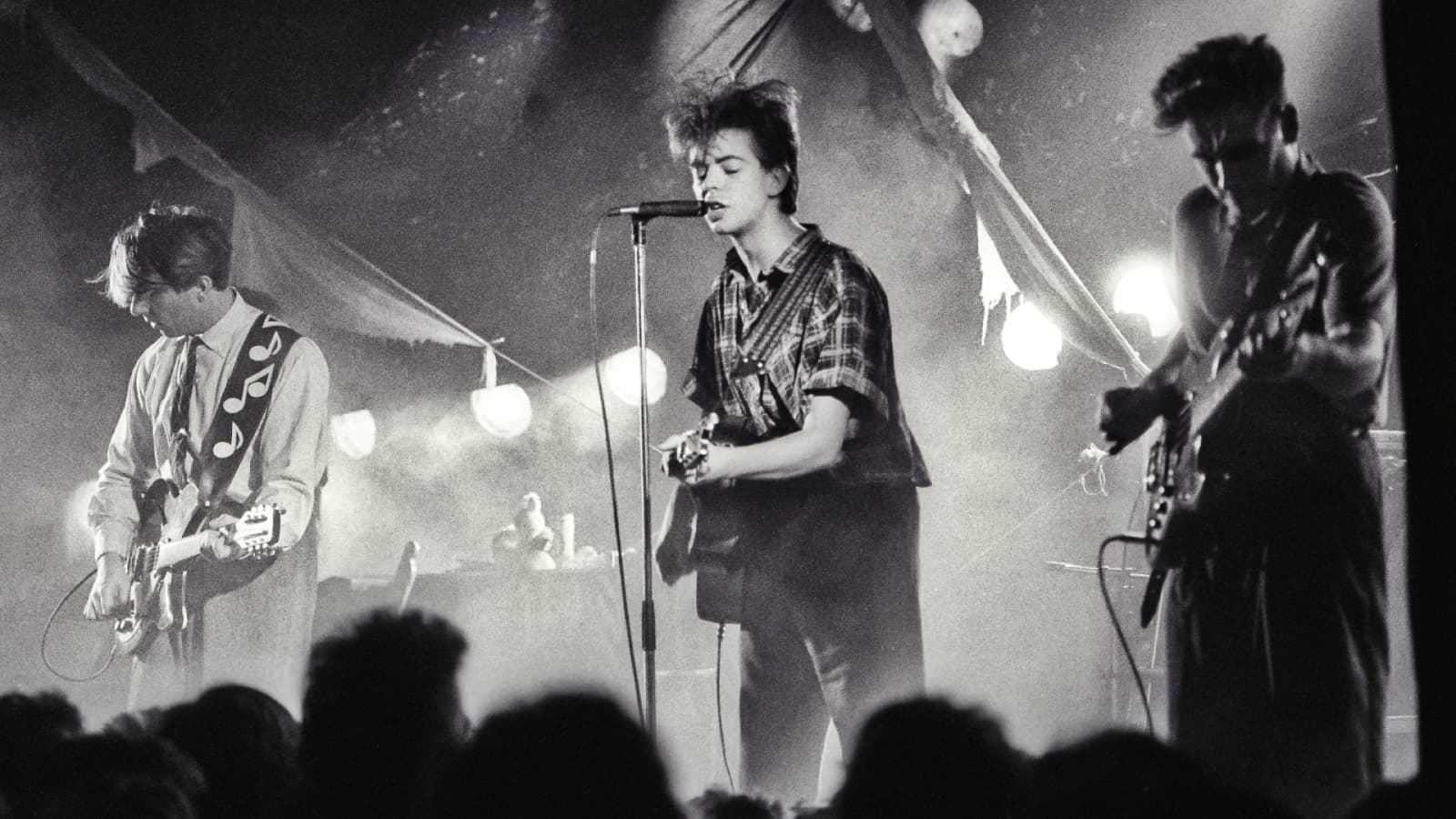Echo & The Bunnymen live on stage.