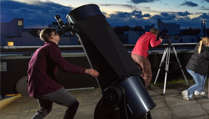 Orion SkyQuest XX16g Dobsonian