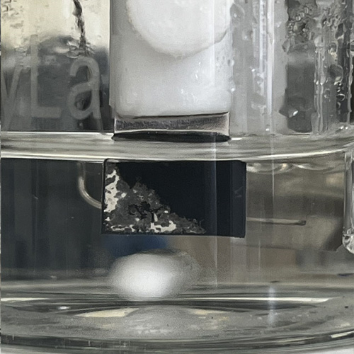 An N2 feedstock in a beaker