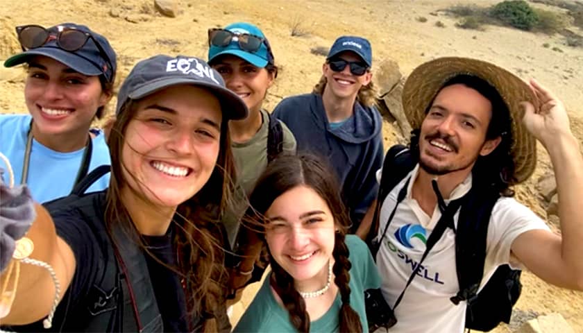 Group photo of vacation travel Lancaster University students on EcoSwell project in Peru.