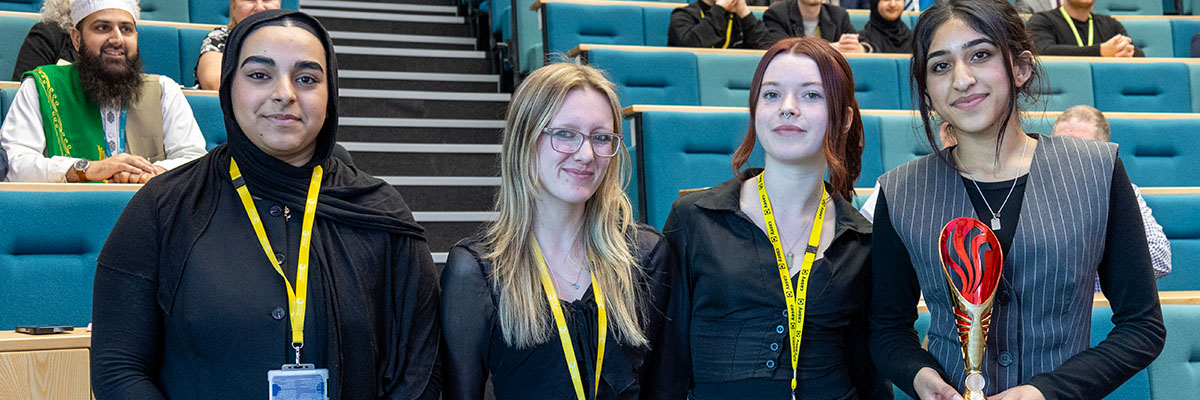 Students pitching at the 100 day challenge