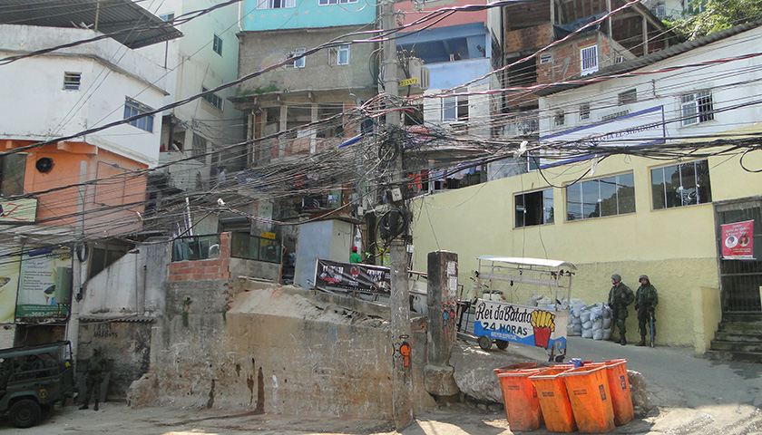 Troops on the streets of Rocinha